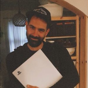 Meet your Posher, Eric